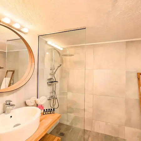 Cretan Heated Pool Villa *